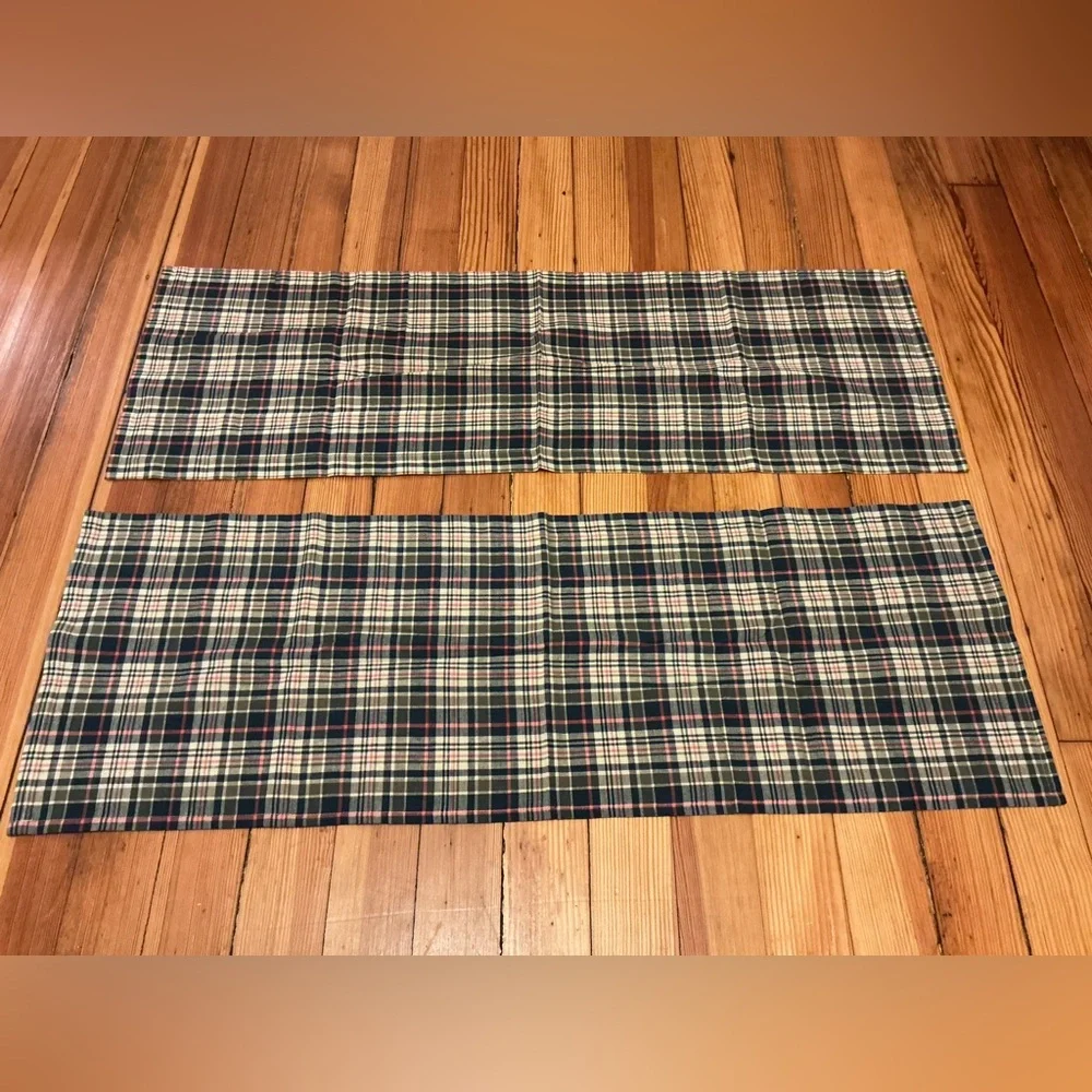 NWOT Crate & Barrel plaid of valances